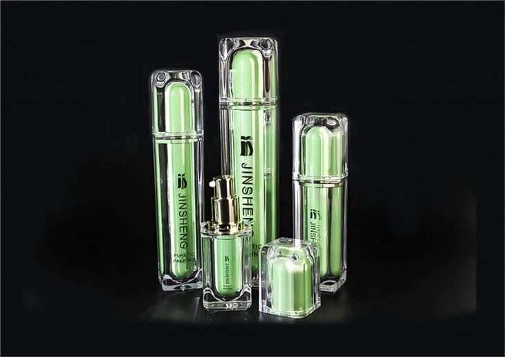 Airless Twist Up Cosmetic Pump Plastic Bottle in stock